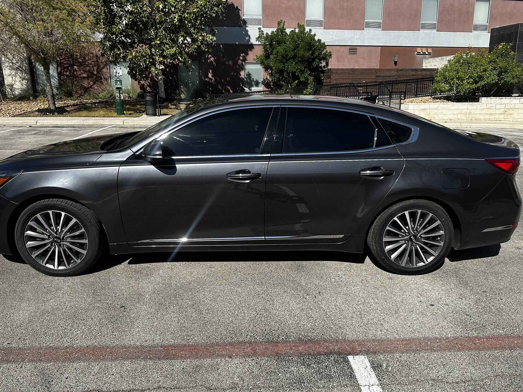 2017 Kia Cadenza